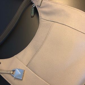 MICHAEL KORS MK Cassie MD Crescent Shoulder Purse